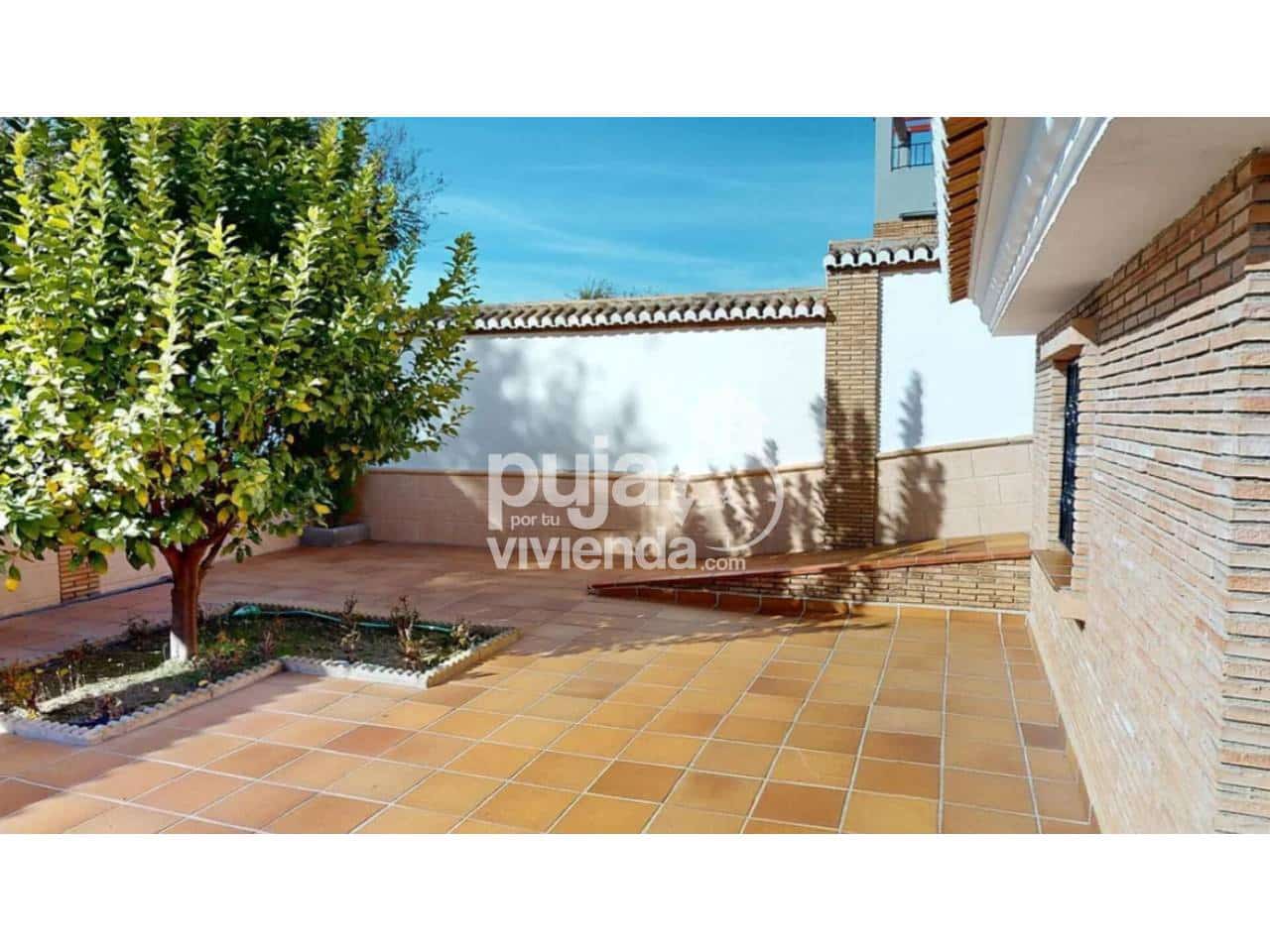 4 soveværelse Semi-Rækkehus til salg i Ogijares med swimmingpool garage - € 595.000 (Ref: 9540880)