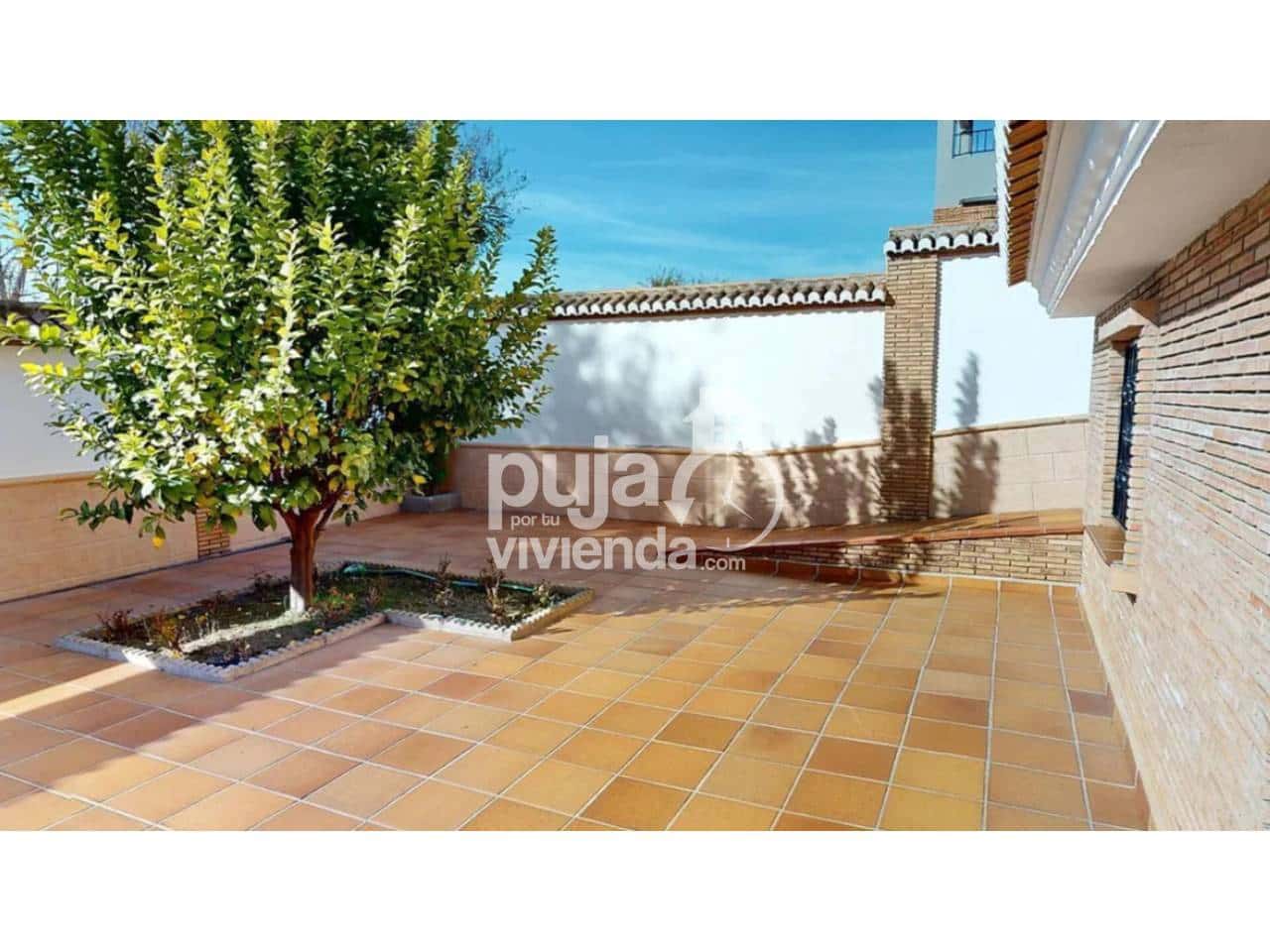 4 soveværelse Semi-Rækkehus til salg i Ogijares med swimmingpool garage - € 595.000 (Ref: 9540880)