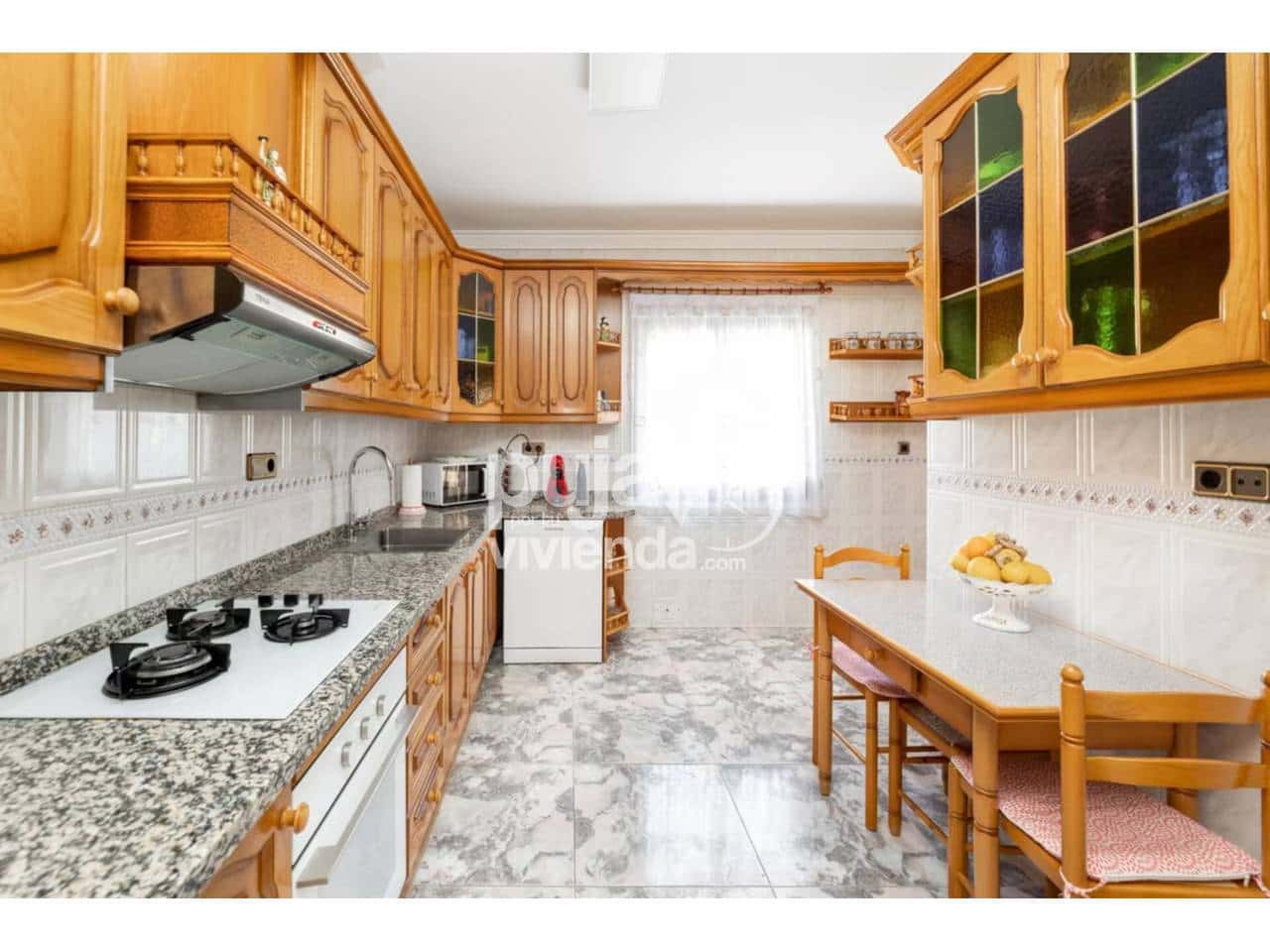 4 bedroom Townhouse for sale in Iznalloz with garage - € 199,000 (Ref: 9540881)