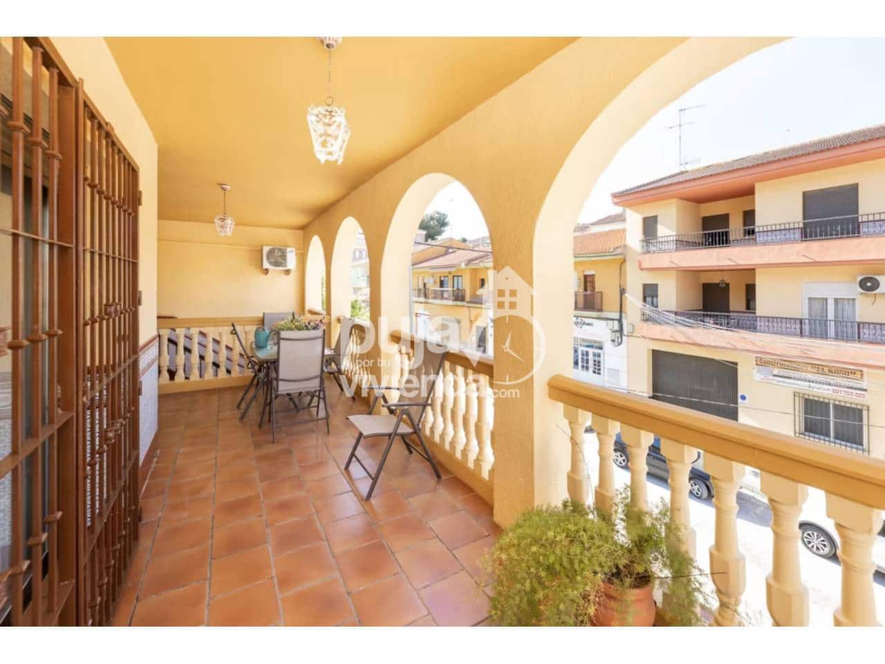 4 bedroom Townhouse for sale in Iznalloz with garage - € 199,000 (Ref: 9540881)