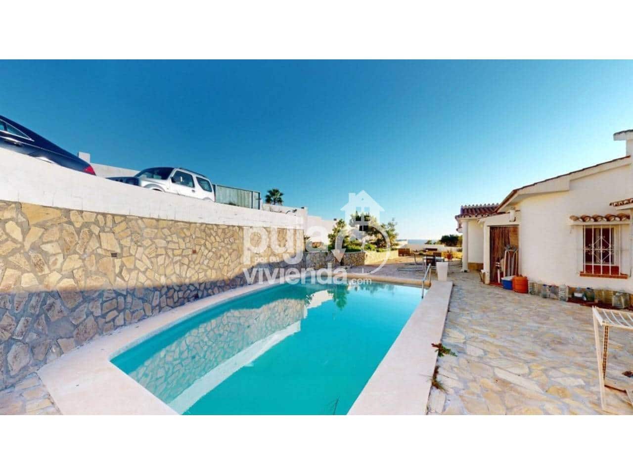 4 Zimmer Villa zu verkaufen in Velez-Malaga mit Pool Garage - 635.000 € (Ref: 9547482)