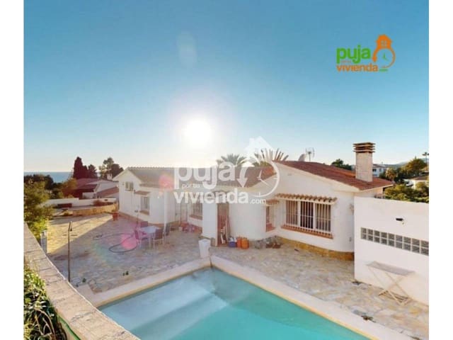4 Zimmer Villa zu verkaufen in Vélez-Málaga mit Pool Garage - 635.000 € (Ref: 9547482)