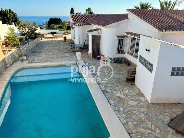 4 Zimmer Villa zu verkaufen in Vélez-Málaga mit Pool Garage - 635.000 € (Ref: 9547482)