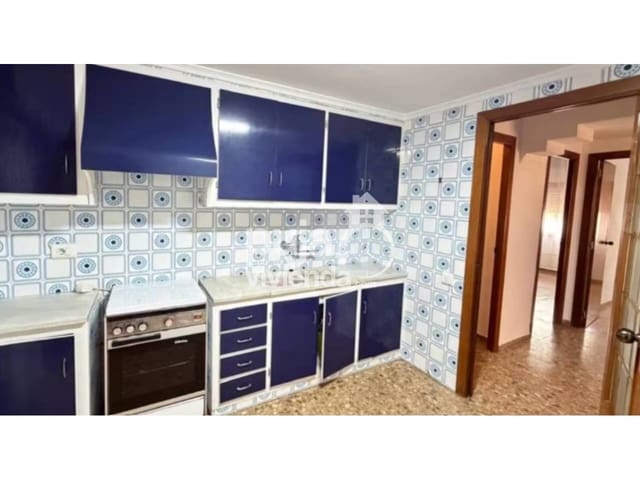 4 soveværelse Lejlighed til salg i L'Alcora - € 97.000 (Ref: 9561374)