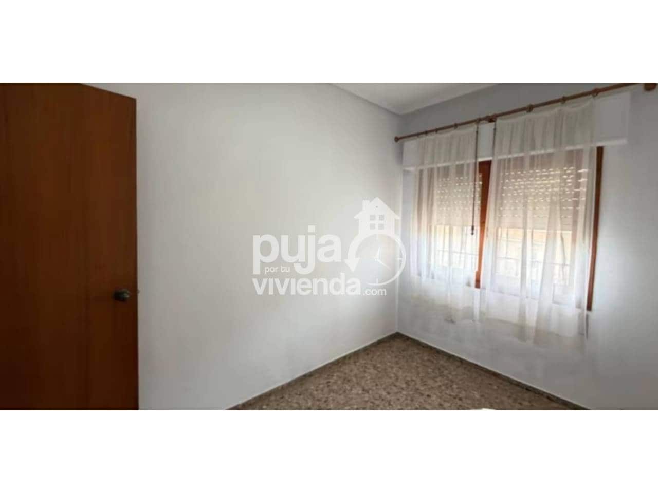 4 soveværelse Lejlighed til salg i L'Alcora - € 97.000 (Ref: 9561374)