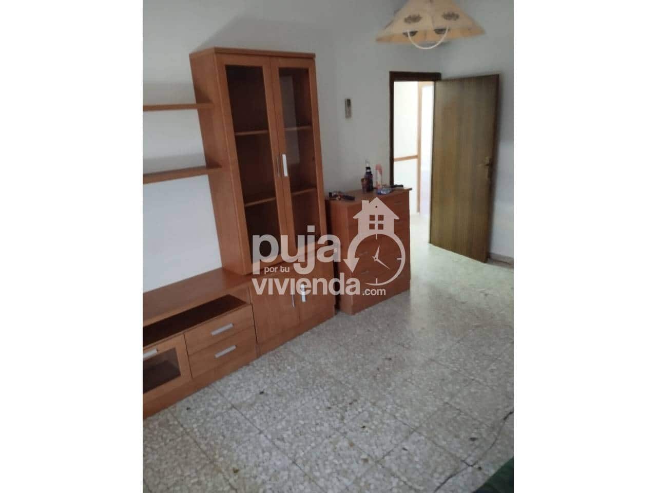 5 bedroom Apartment for sale in Camarena with garage - € 200,000 (Ref: 9561376)