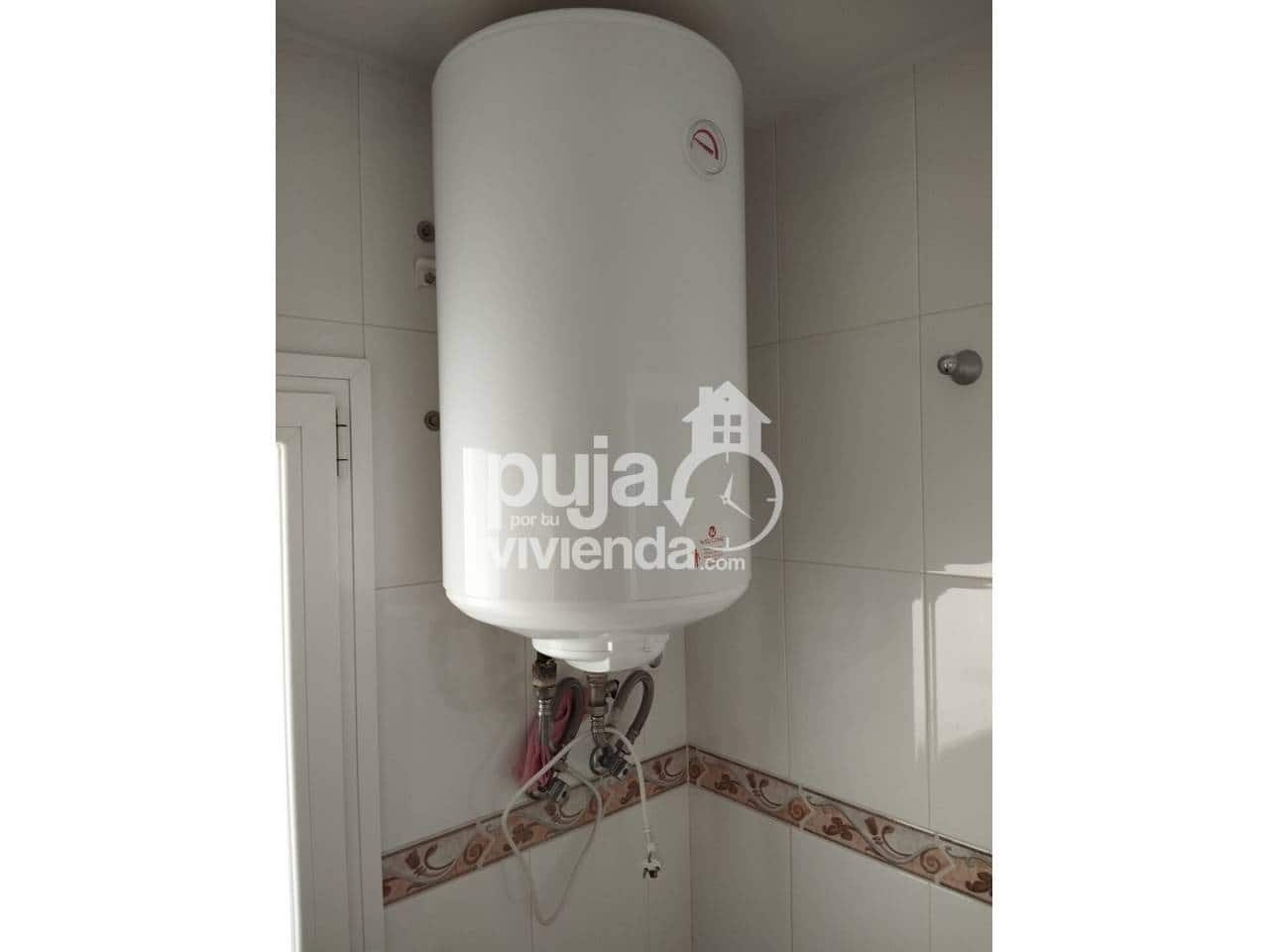 5 bedroom Apartment for sale in Camarena with garage - € 200,000 (Ref: 9561376)