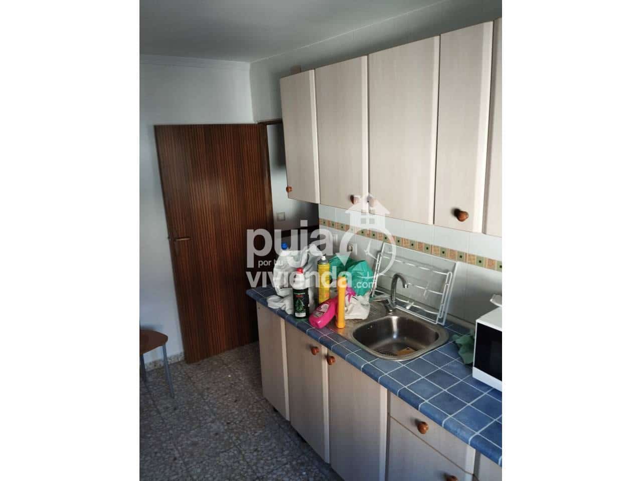 5 bedroom Apartment for sale in Camarena with garage - € 200,000 (Ref: 9561376)