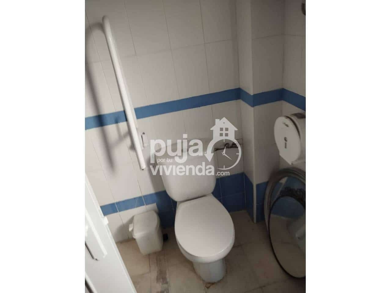 5 bedroom Apartment for sale in Camarena with garage - € 200,000 (Ref: 9561376)