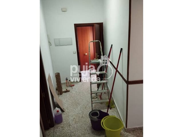 5 bedroom Apartment for sale in Camarena with garage - € 200,000 (Ref: 9561376)