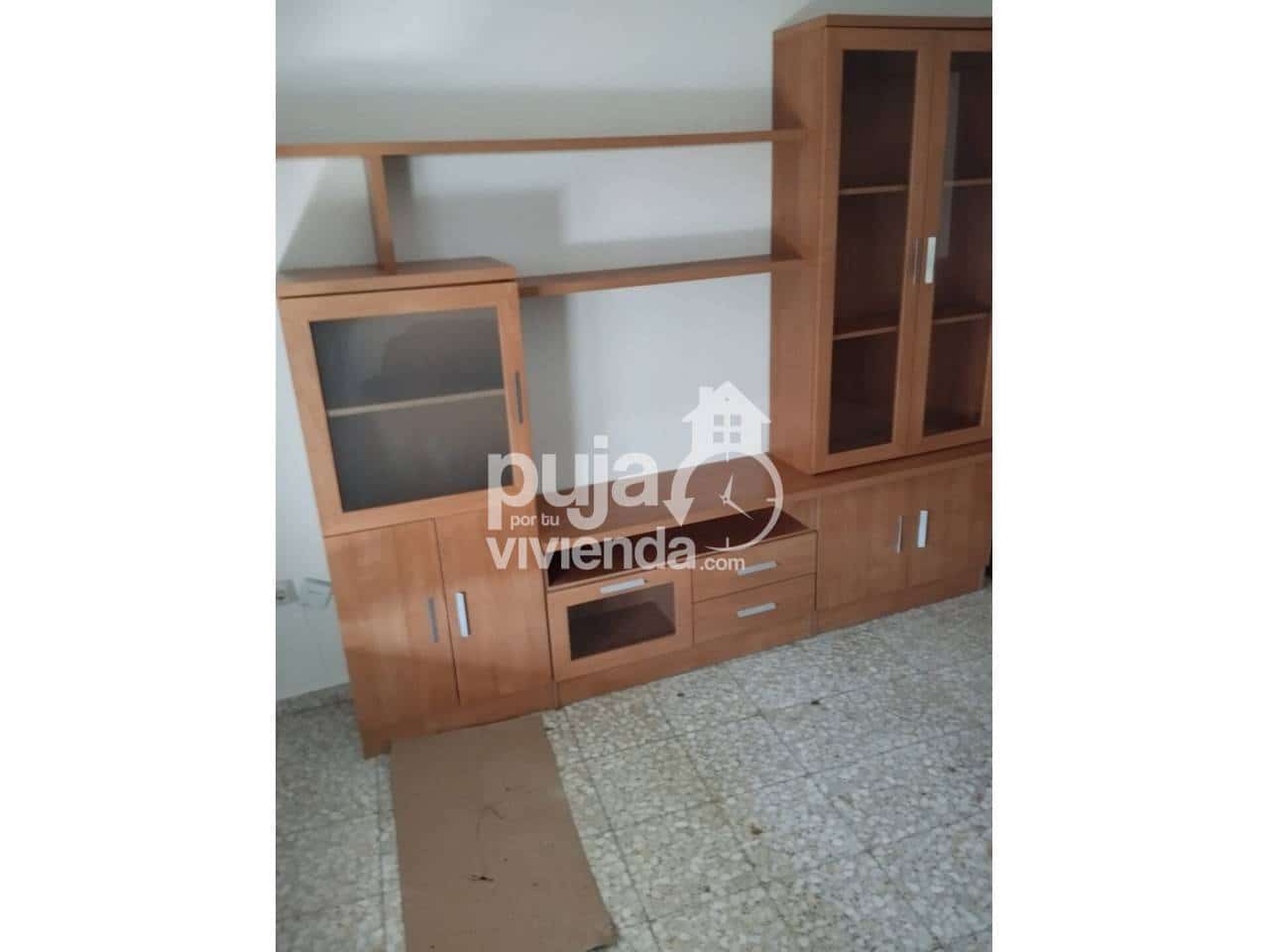 5 bedroom Apartment for sale in Camarena with garage - € 200,000 (Ref: 9561376)