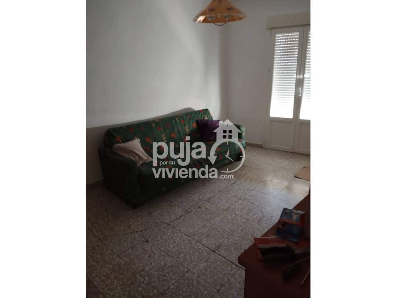 5 bedroom Apartment for sale in Camarena with garage - € 200,000 (Ref: 9561376)