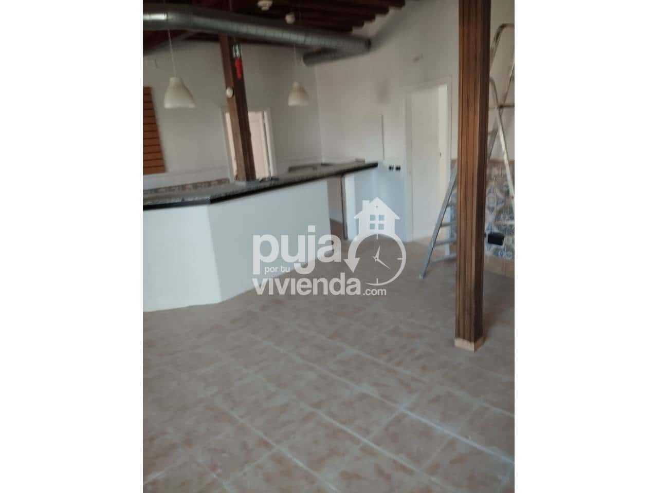 5 bedroom Apartment for sale in Camarena with garage - € 200,000 (Ref: 9561376)