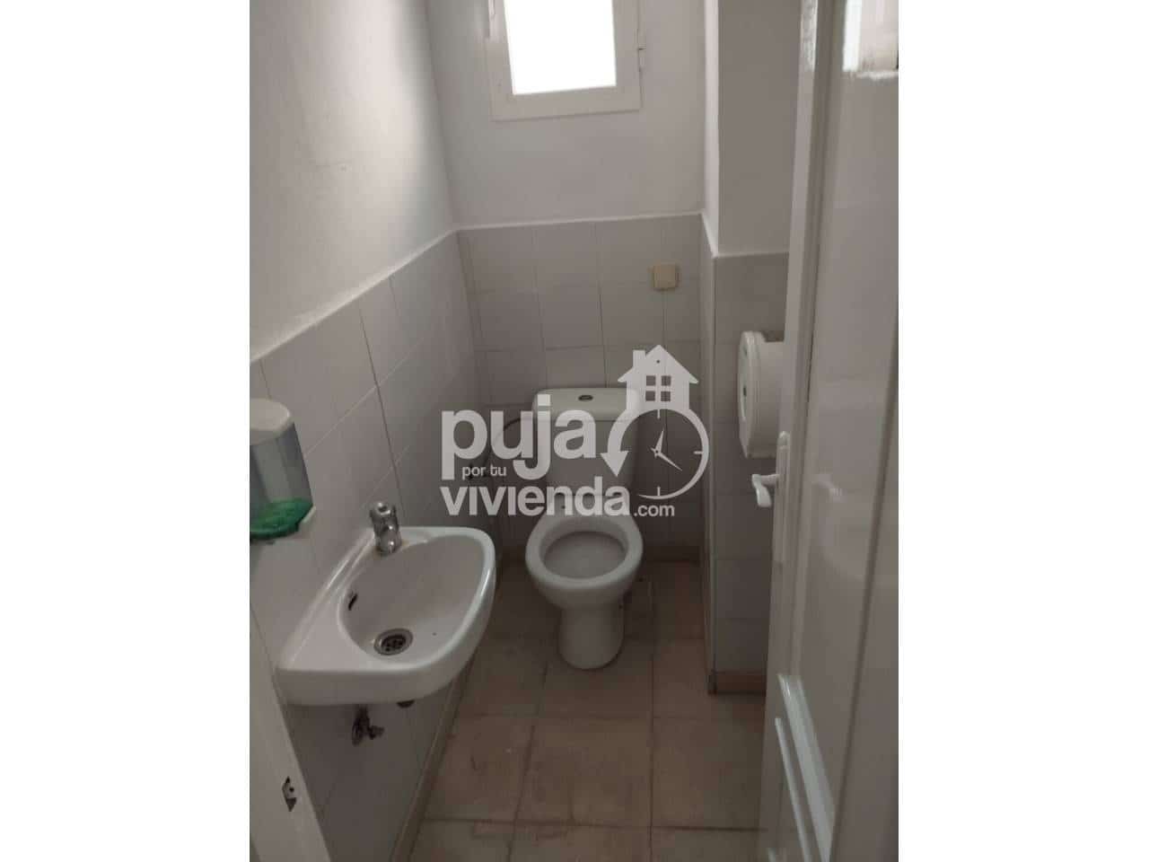 5 bedroom Apartment for sale in Camarena with garage - € 200,000 (Ref: 9561376)