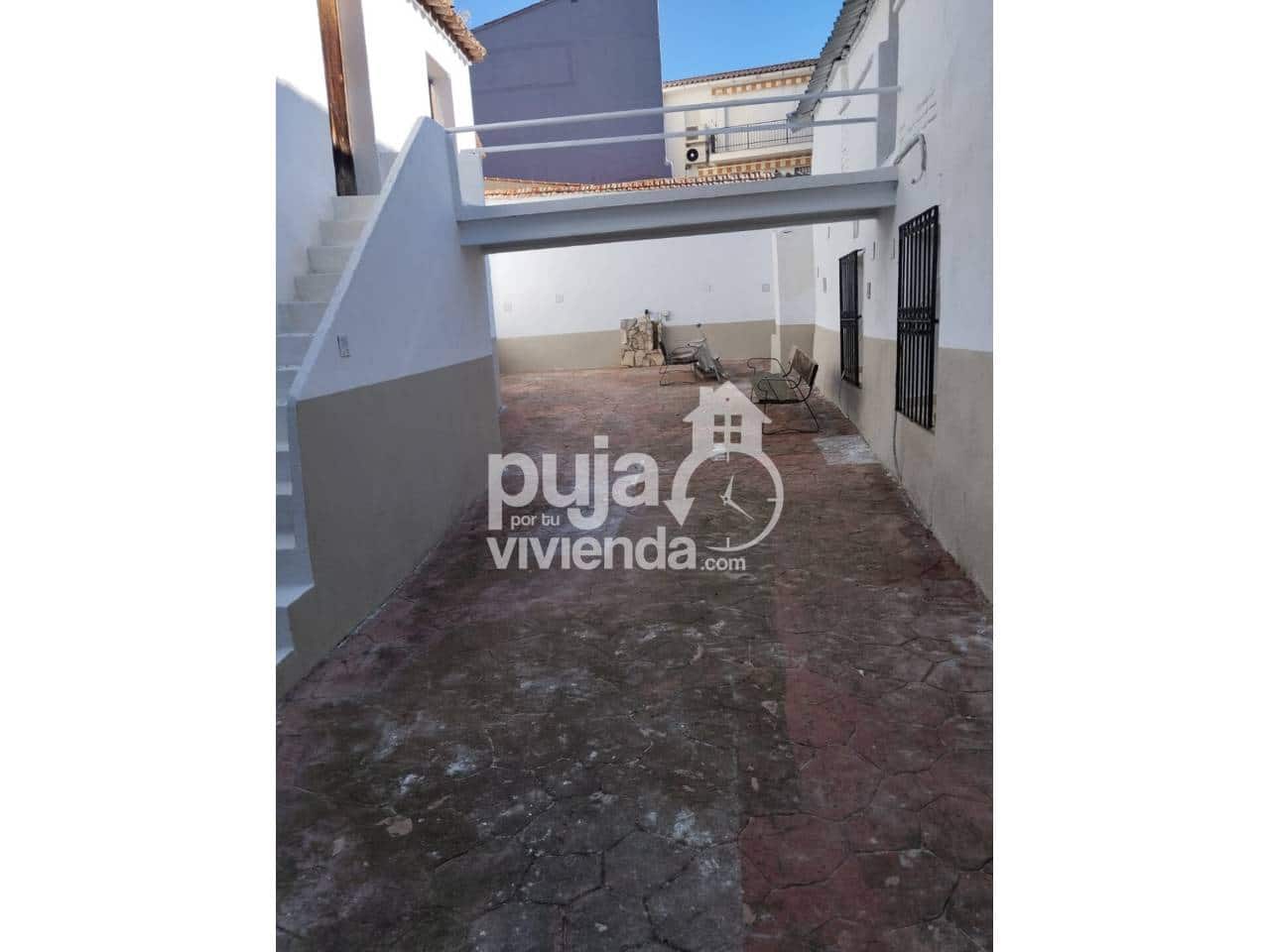 5 bedroom Apartment for sale in Camarena with garage - € 200,000 (Ref: 9561376)