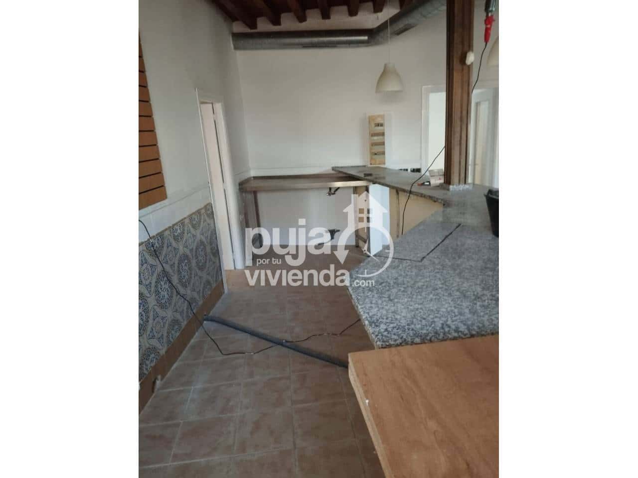 5 bedroom Apartment for sale in Camarena with garage - € 200,000 (Ref: 9561376)