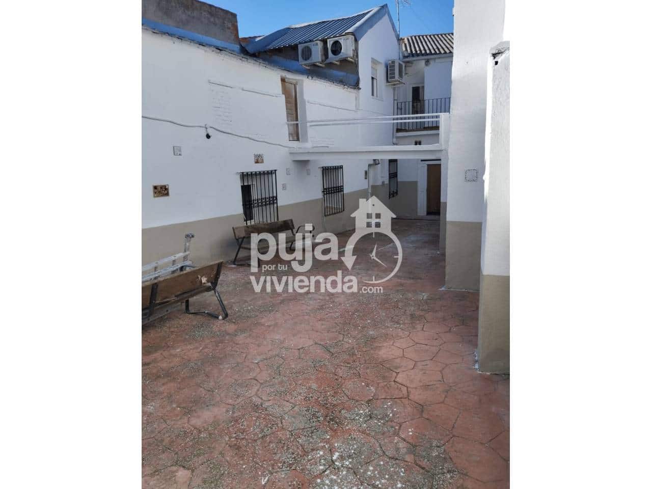 5 bedroom Apartment for sale in Camarena with garage - € 200,000 (Ref: 9561376)