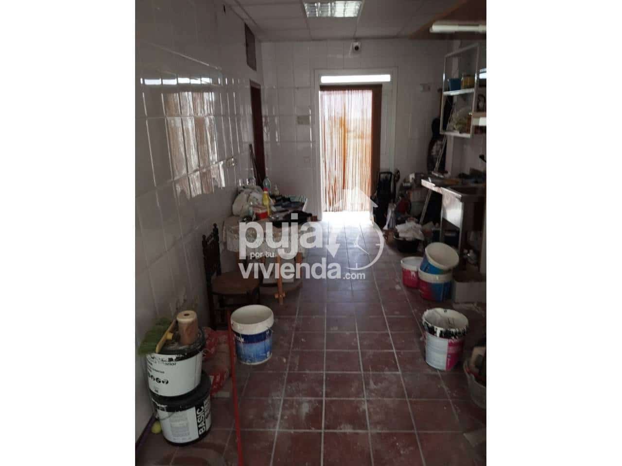 5 bedroom Apartment for sale in Camarena with garage - € 200,000 (Ref: 9561376)