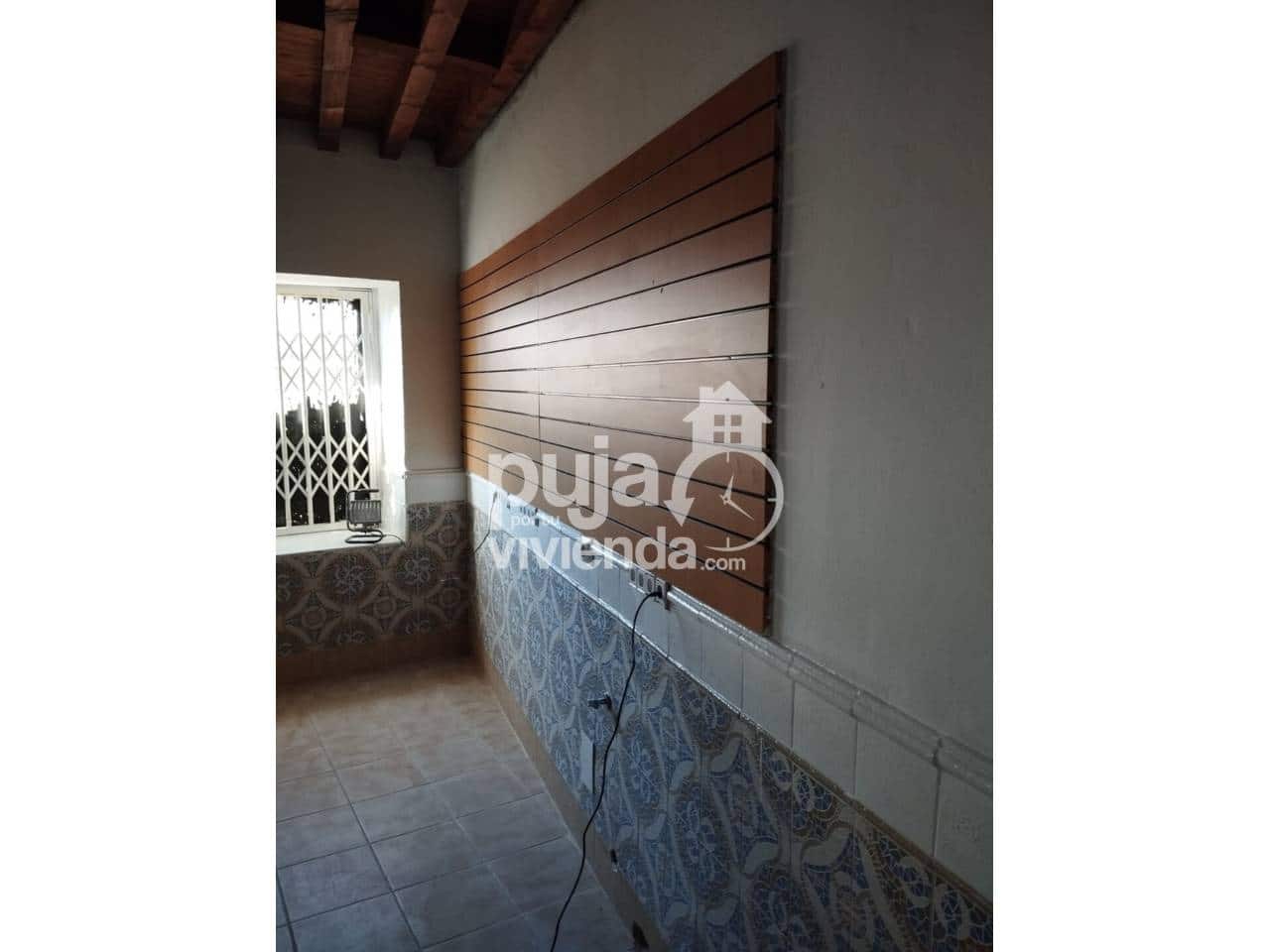 5 bedroom Apartment for sale in Camarena with garage - € 200,000 (Ref: 9561376)