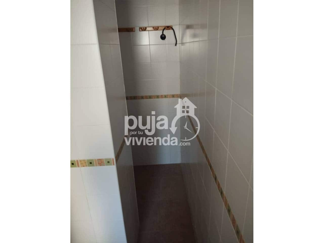 5 bedroom Apartment for sale in Camarena with garage - € 200,000 (Ref: 9561376)