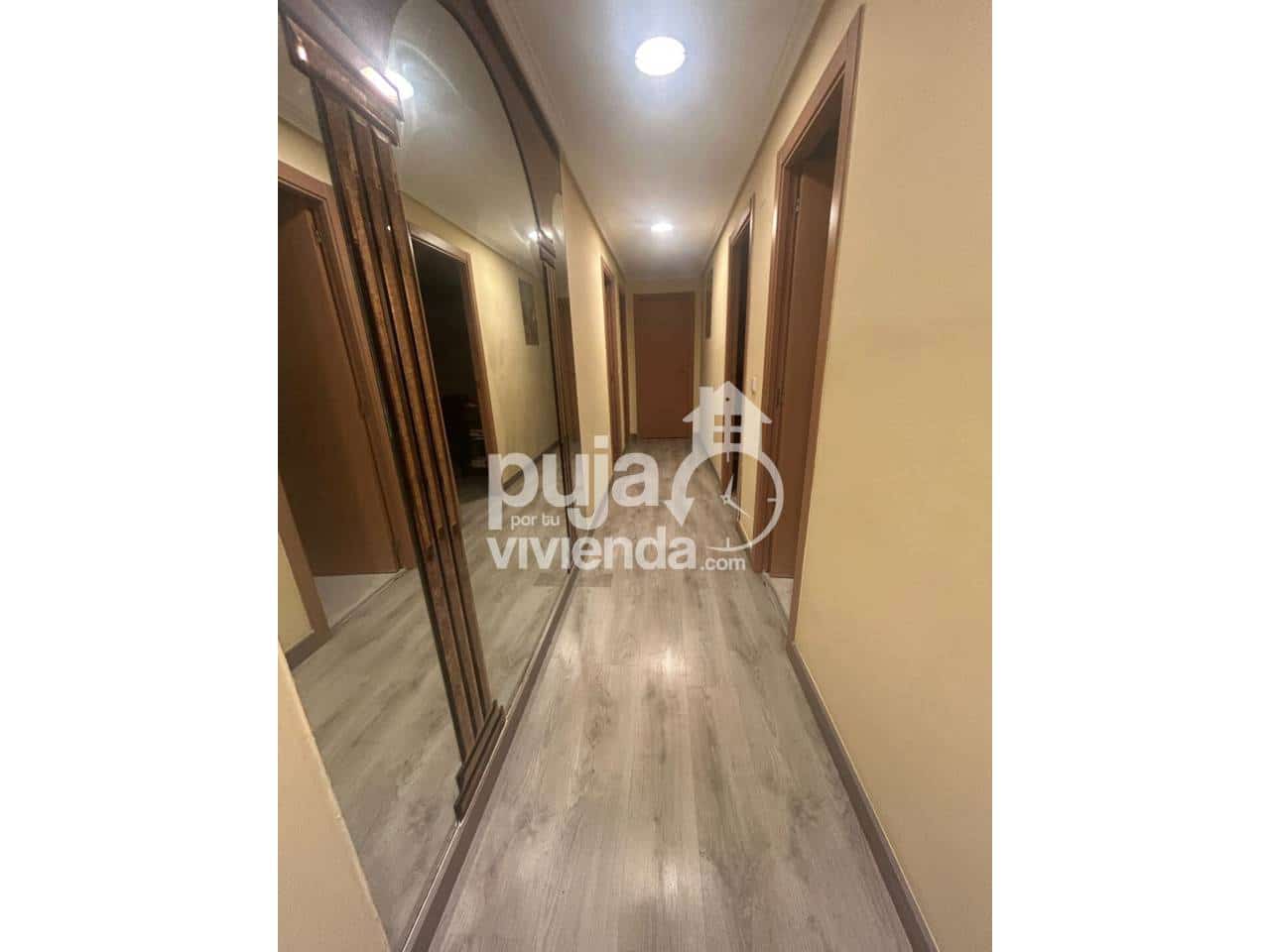 4 bedroom Flat for sale in Vitoria-Gasteiz - € 295,000 (Ref: 9590599)