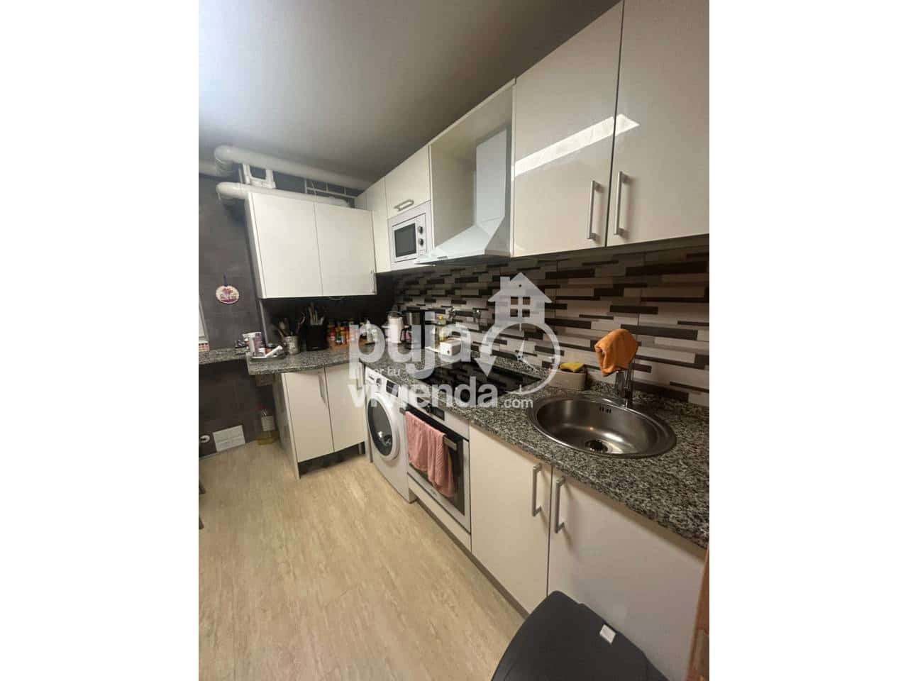 4 bedroom Flat for sale in Vitoria-Gasteiz - € 295,000 (Ref: 9590599)