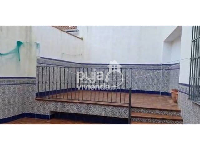 5 makuuhuone Huvila myytävänä paikassa Jódar mukana 
autotalli - 325 000 € (Ref: 9598508)