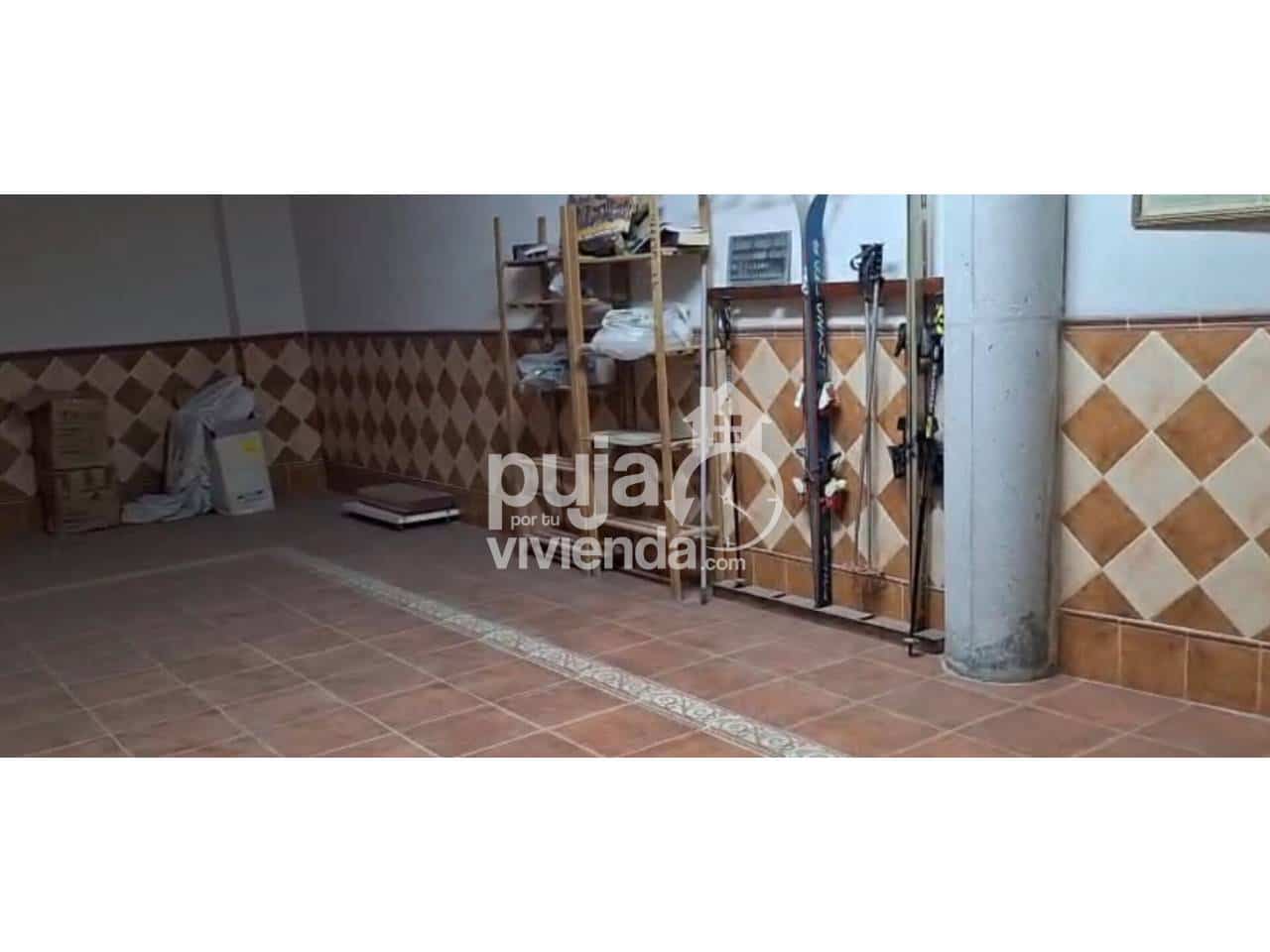 5 makuuhuone Huvila myytävänä paikassa Jodar mukana 
autotalli - 325 000 € (Ref: 9598508)