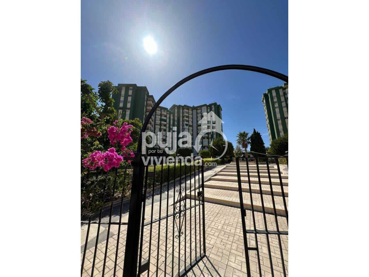 2 bedroom Apartment for sale in Malaga city with pool garage - € 320,000 (Ref: 9627136)