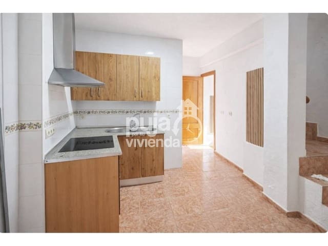 Casa de 4 habitaciones en Quesada en venta - 130.000 € (Ref: 9629488)