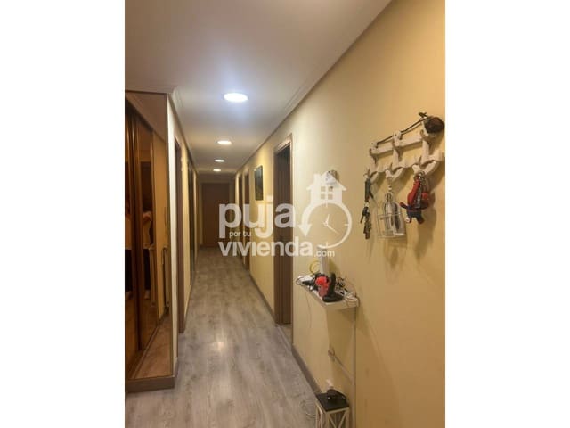 4 bedroom Flat for sale in Vitoria-Gasteiz - € 285,000 (Ref: 9665777)