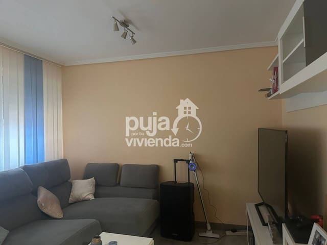 4 bedroom Flat for sale in Vitoria-Gasteiz - € 285,000 (Ref: 9665777)