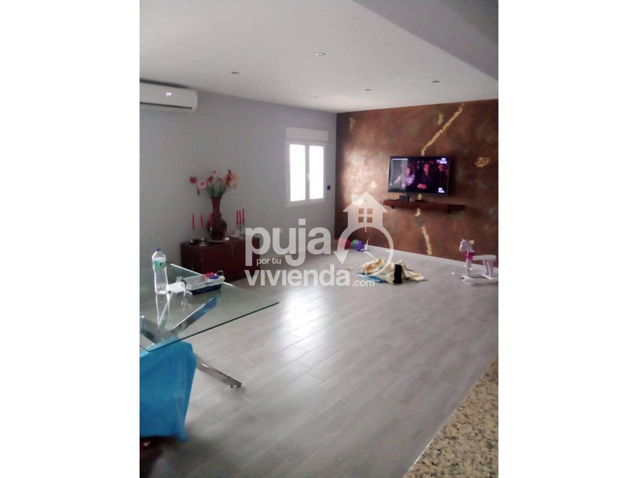 Chalet de 3 habitaciones en Moraleda de Zafayona en venta con piscina garaje - 320.000 € (Ref: 9665778)