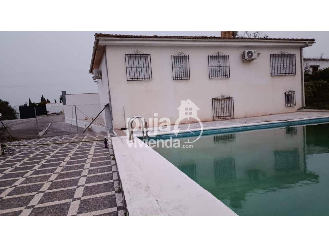 Chalet de 3 habitaciones en Moraleda de Zafayona en venta con piscina garaje - 320.000 € (Ref: 9665778)