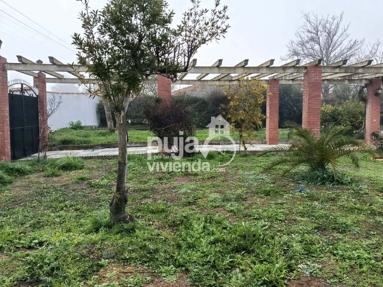 Chalet de 3 habitaciones en Moraleda de Zafayona en venta con piscina garaje - 320.000 € (Ref: 9665778)