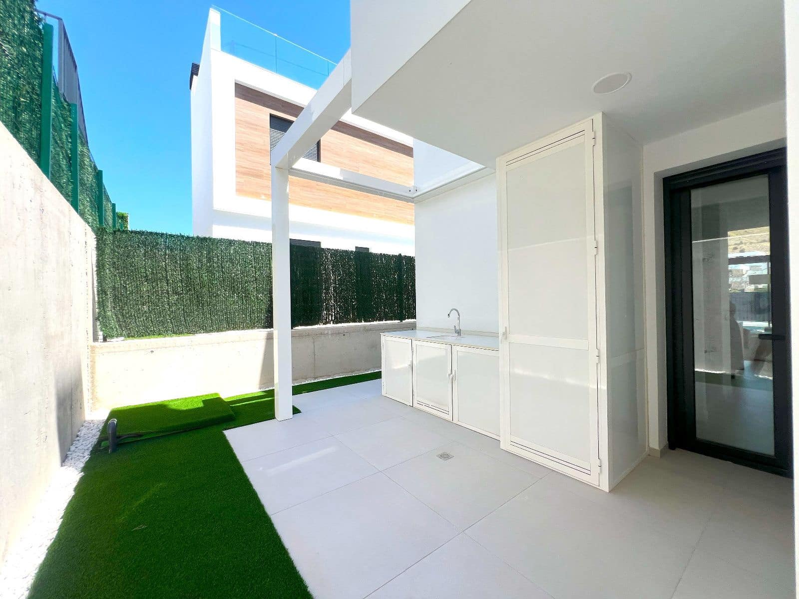 3 Zimmer Villa zu verkaufen in Cala de Finestrat mit Pool - 579.000 € (Ref: 9028359)