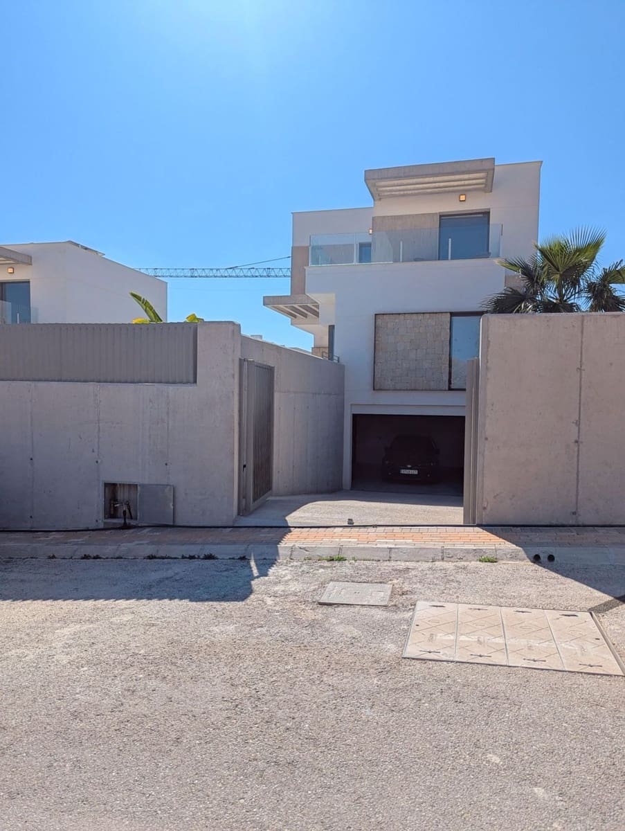4 bedroom Villa for sale in Finestrat with pool garage - € 795,000 (Ref: 9028369)