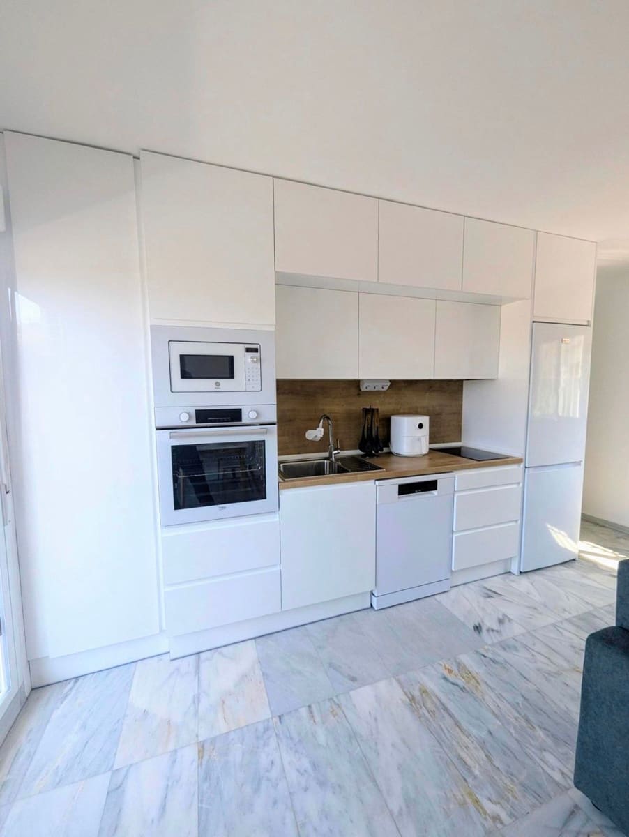 Piso de 2 habitaciones en Benidorm en venta con piscina garaje - 263.900 € (Ref: 9168859)