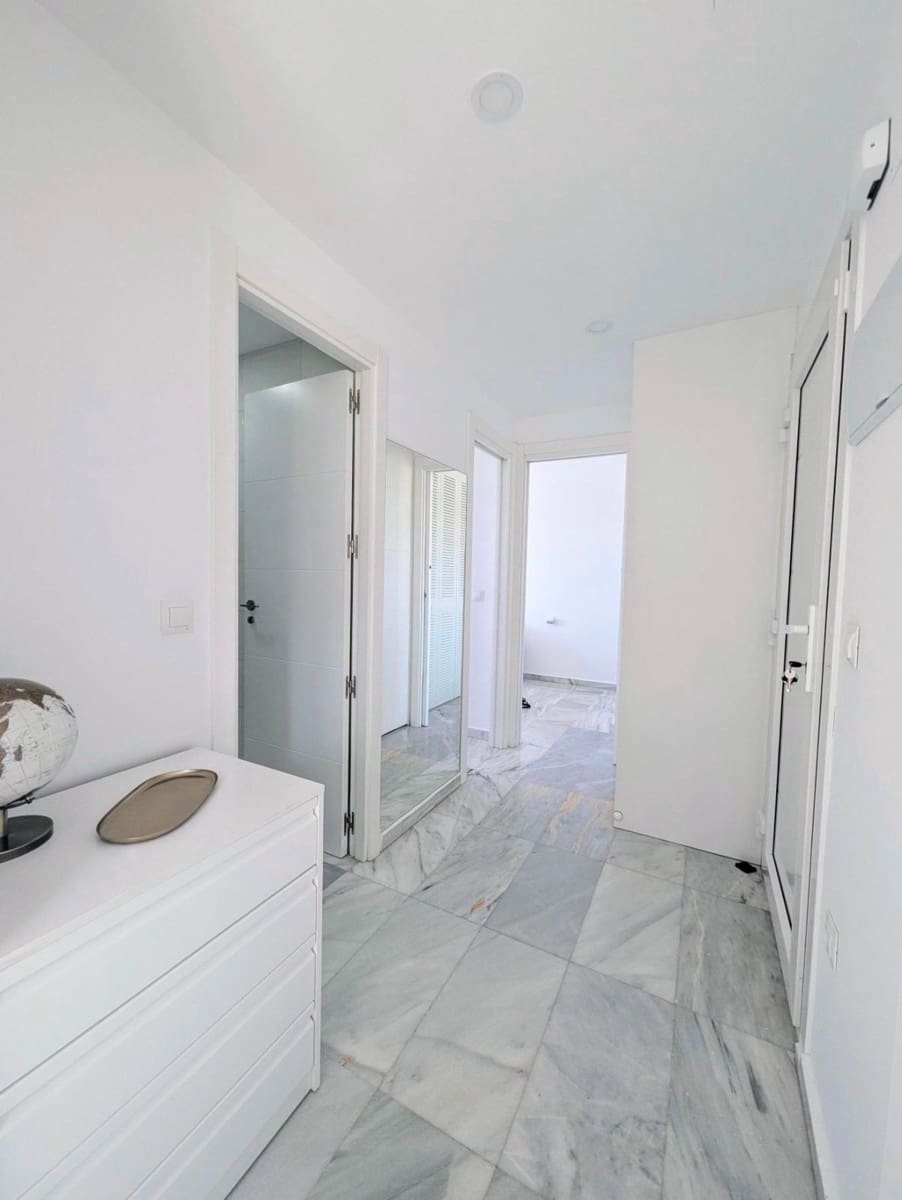 Piso de 2 habitaciones en Benidorm en venta con piscina garaje - 263.900 € (Ref: 9168859)