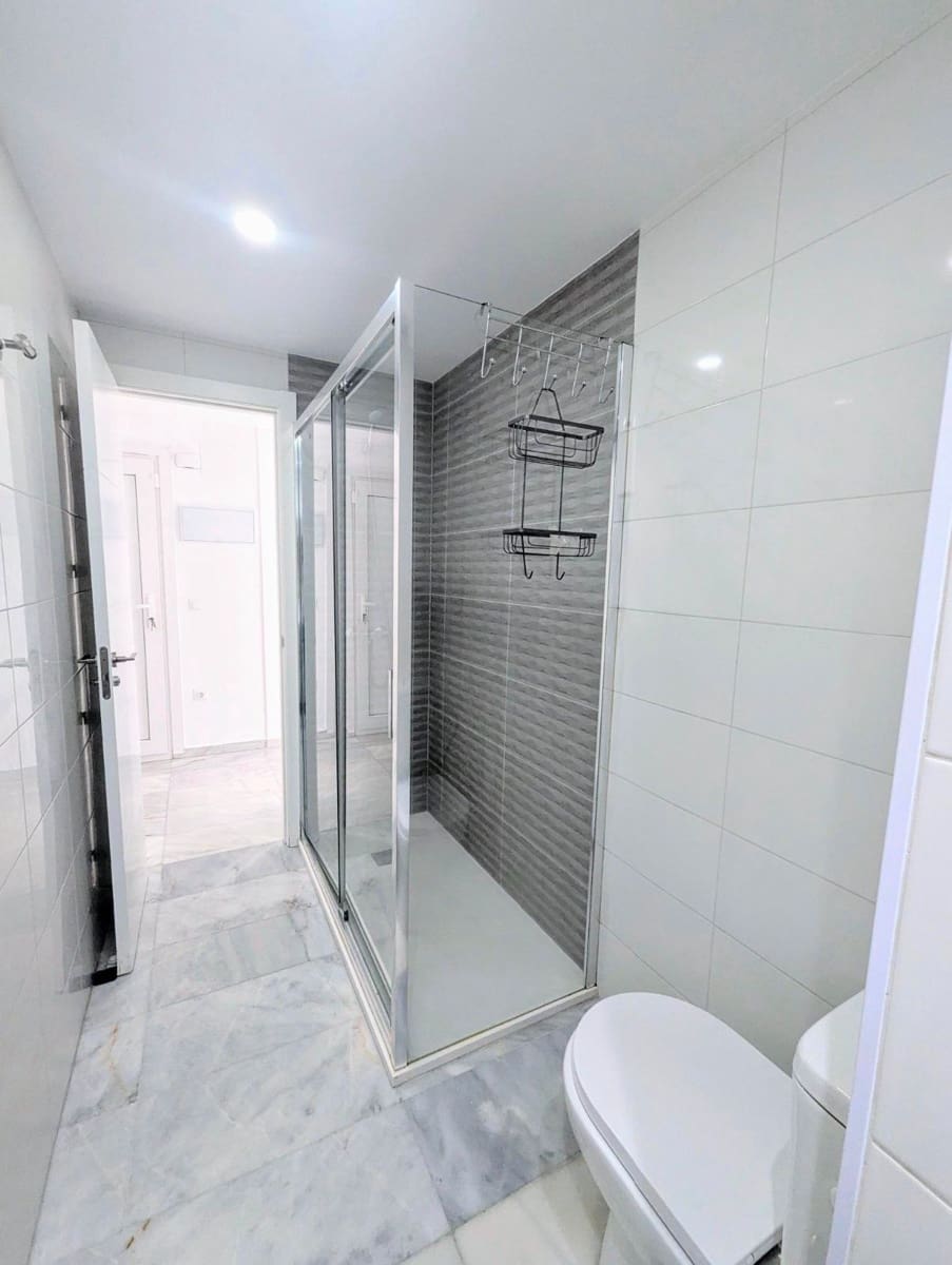 Piso de 2 habitaciones en Benidorm en venta con piscina garaje - 263.900 € (Ref: 9168859)