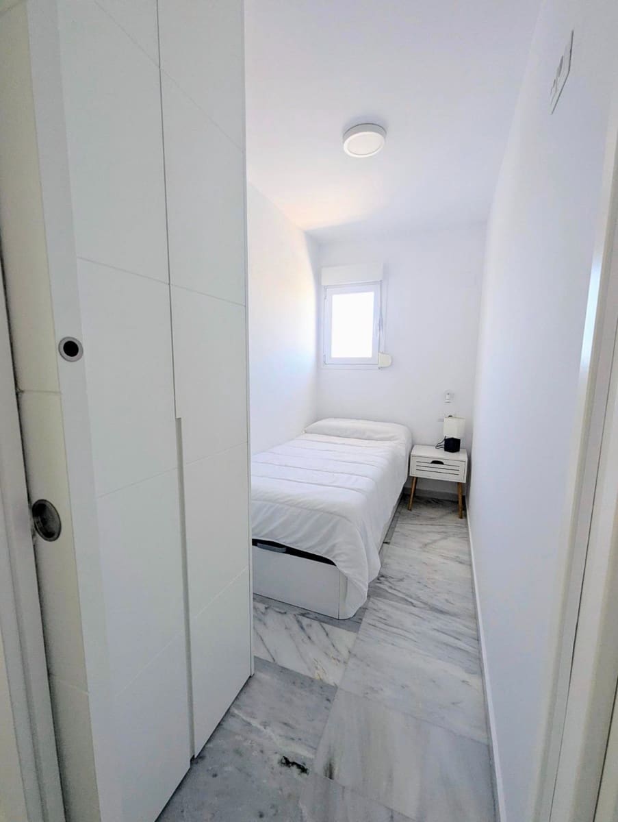 Piso de 2 habitaciones en Benidorm en venta con piscina garaje - 263.900 € (Ref: 9168859)