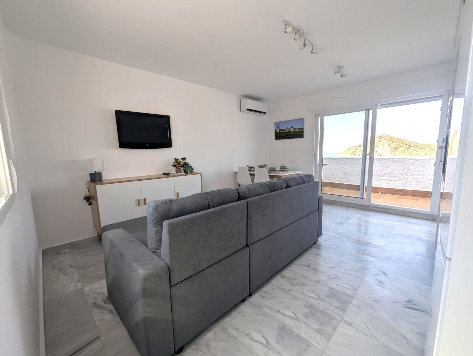 Piso de 2 habitaciones en Benidorm en venta con piscina garaje - 263.900 € (Ref: 9168859)