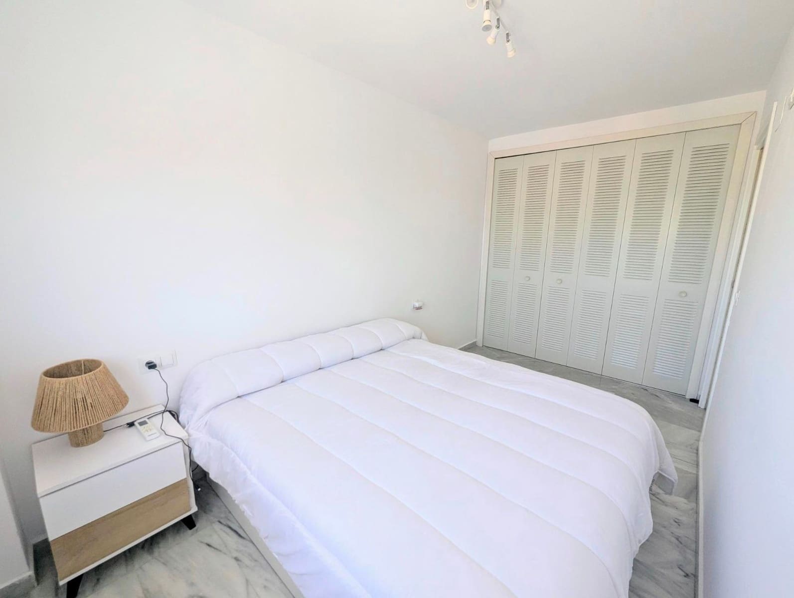 Piso de 2 habitaciones en Benidorm en venta con piscina garaje - 263.900 € (Ref: 9168859)