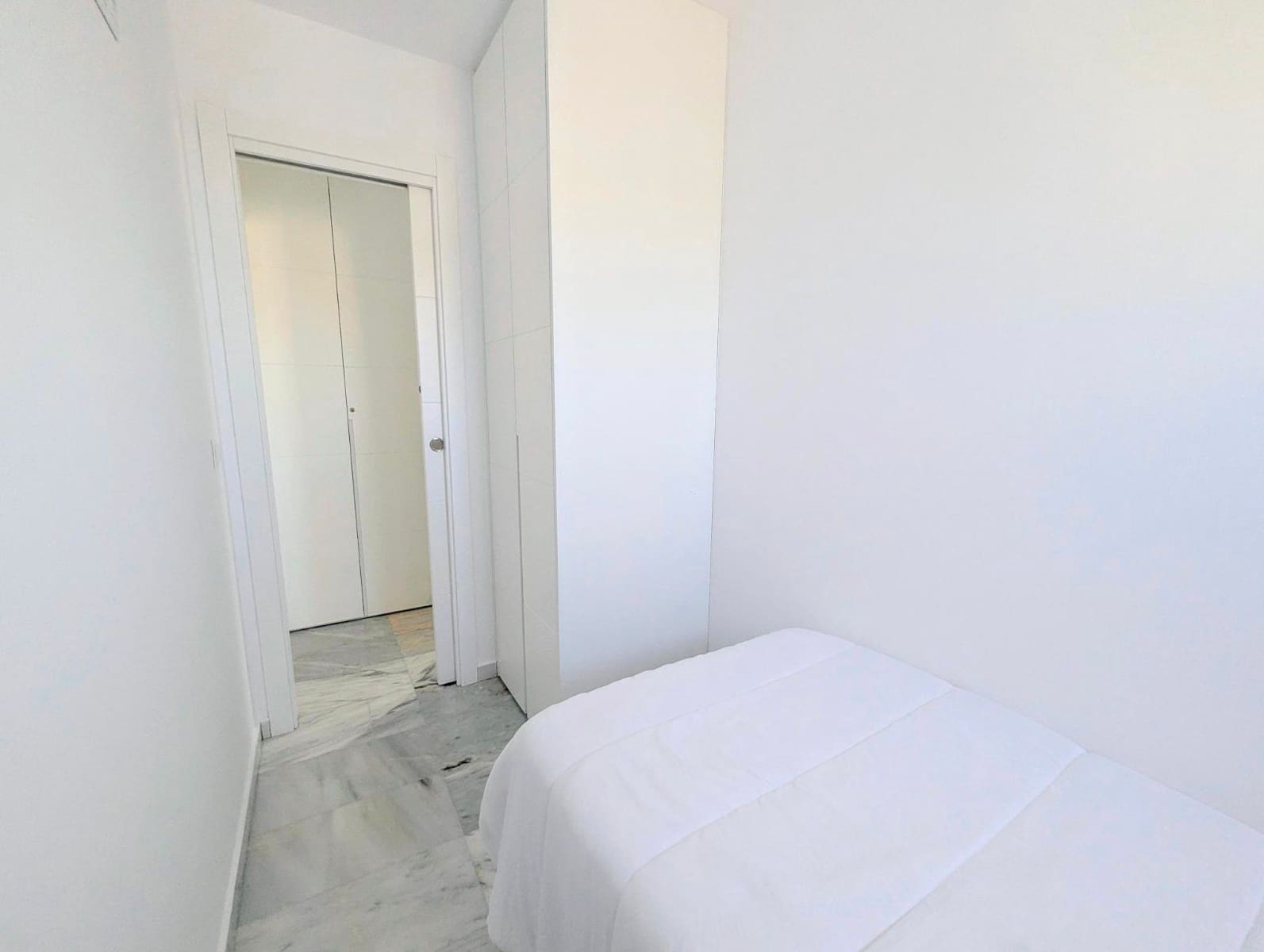 Piso de 2 habitaciones en Benidorm en venta con piscina garaje - 263.900 € (Ref: 9168859)