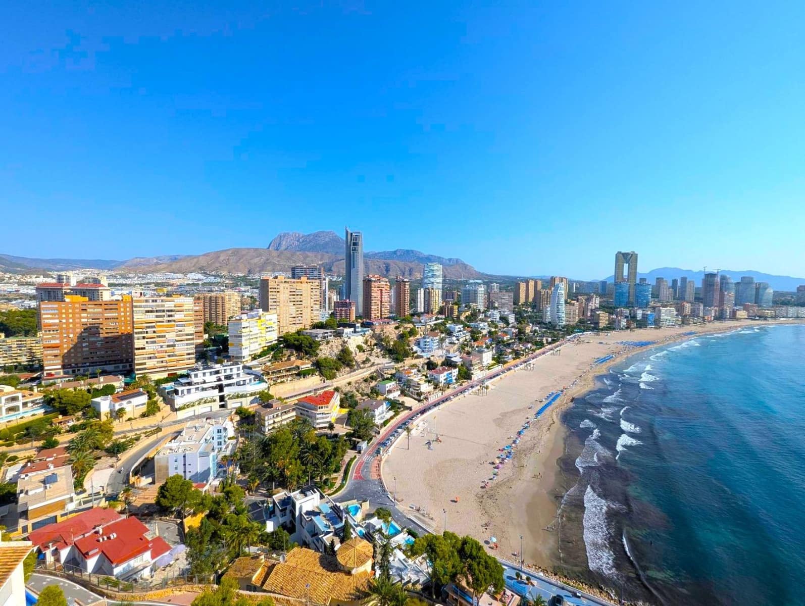 Piso de 2 habitaciones en Benidorm en venta con piscina garaje - 263.900 € (Ref: 9168859)