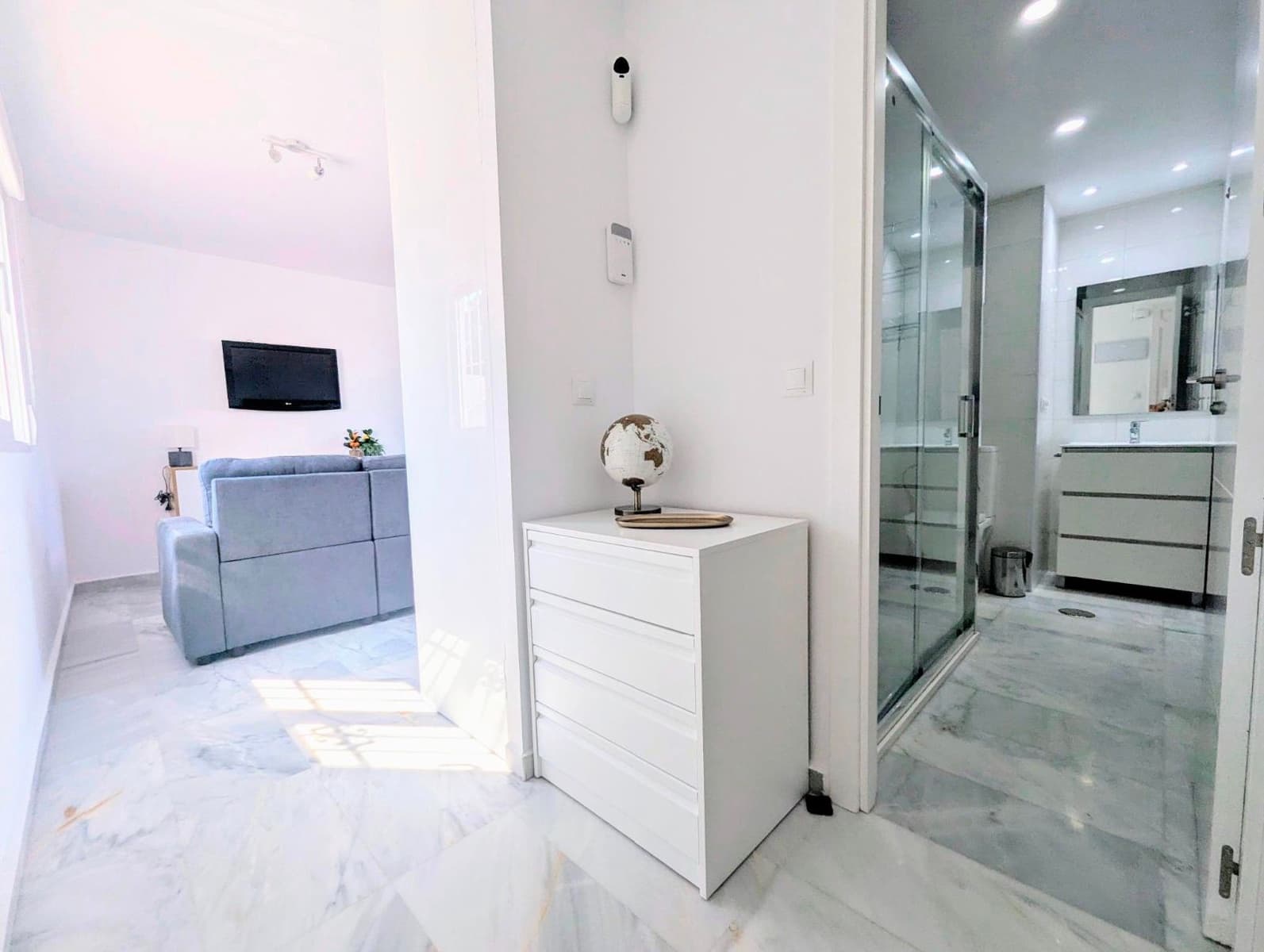 Piso de 2 habitaciones en Benidorm en venta con piscina garaje - 263.900 € (Ref: 9168859)