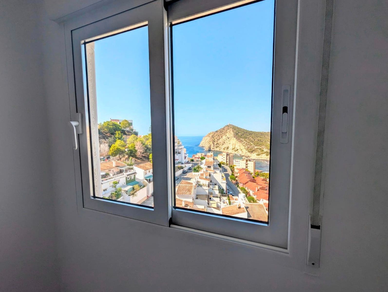 Piso de 2 habitaciones en Benidorm en venta con piscina garaje - 263.900 € (Ref: 9168859)