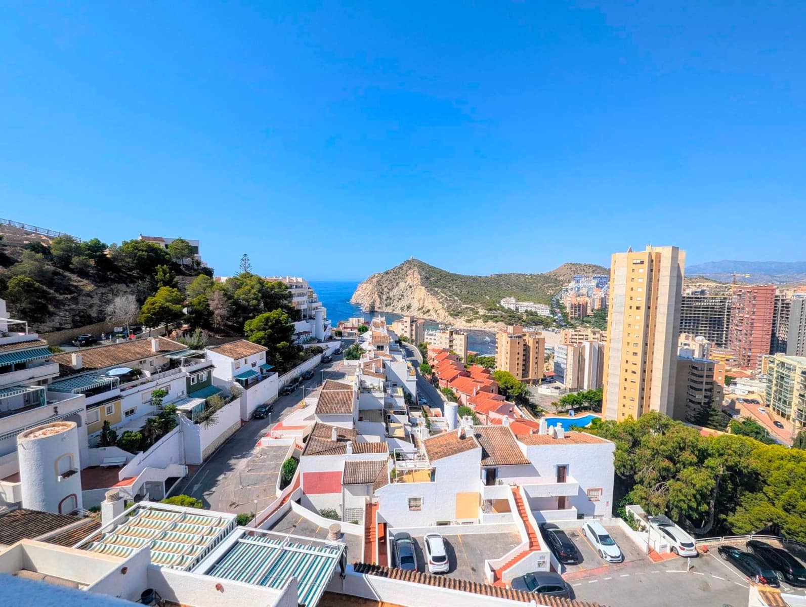 Piso de 2 habitaciones en Benidorm en venta con piscina garaje - 263.900 € (Ref: 9168859)