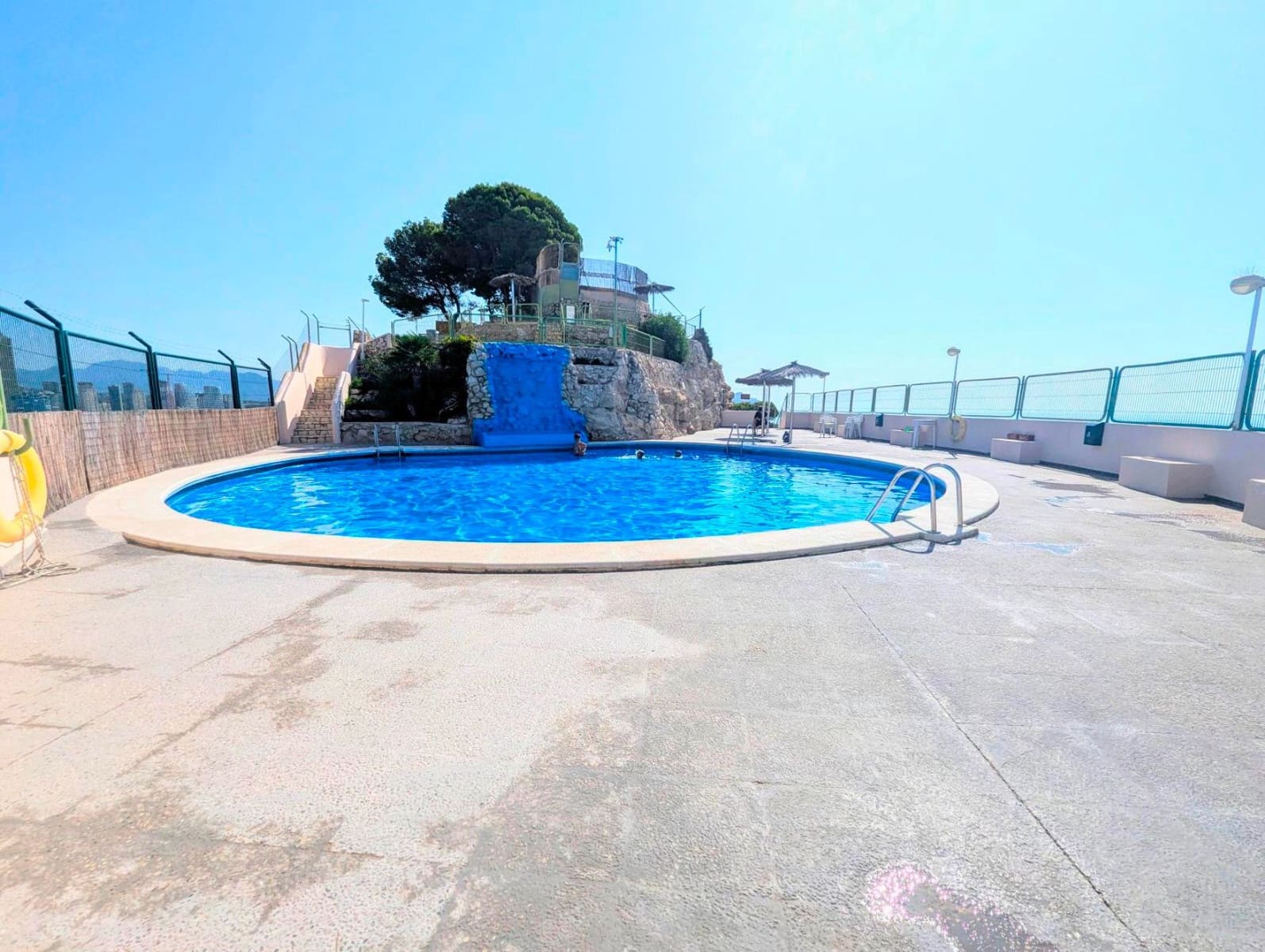 Piso de 2 habitaciones en Benidorm en venta con piscina garaje - 263.900 € (Ref: 9168859)