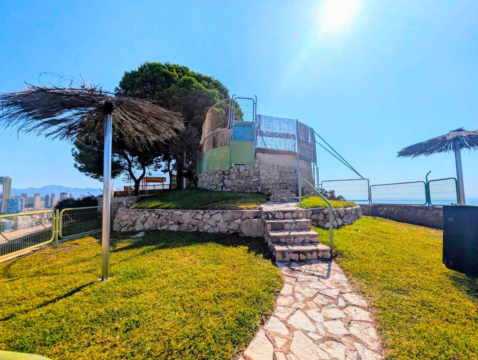 Piso de 2 habitaciones en Benidorm en venta con piscina garaje - 263.900 € (Ref: 9168859)